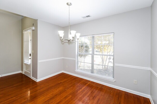 Building Photo - 295 Garden Springs Dr