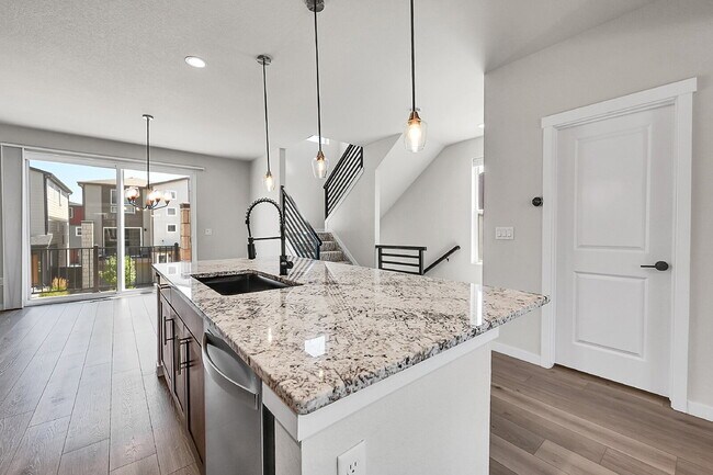 Building Photo - $2,650 - 4 bed, 3.5 bath updated home in C...