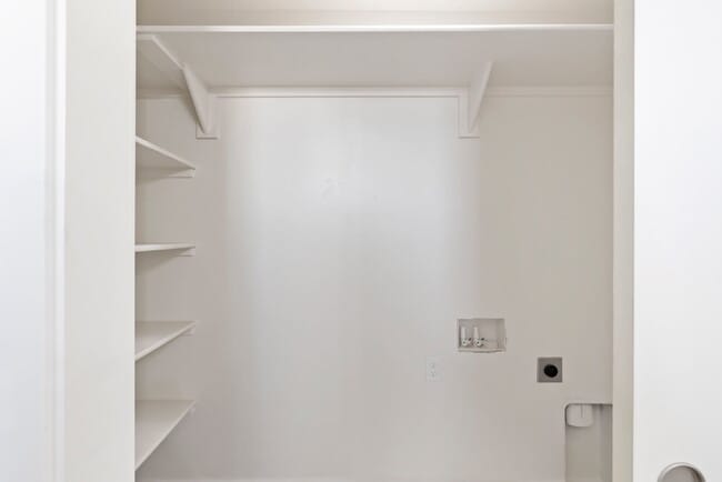 Building Photo - "Discover Comfort & Style: Spacious 3-Bed,...