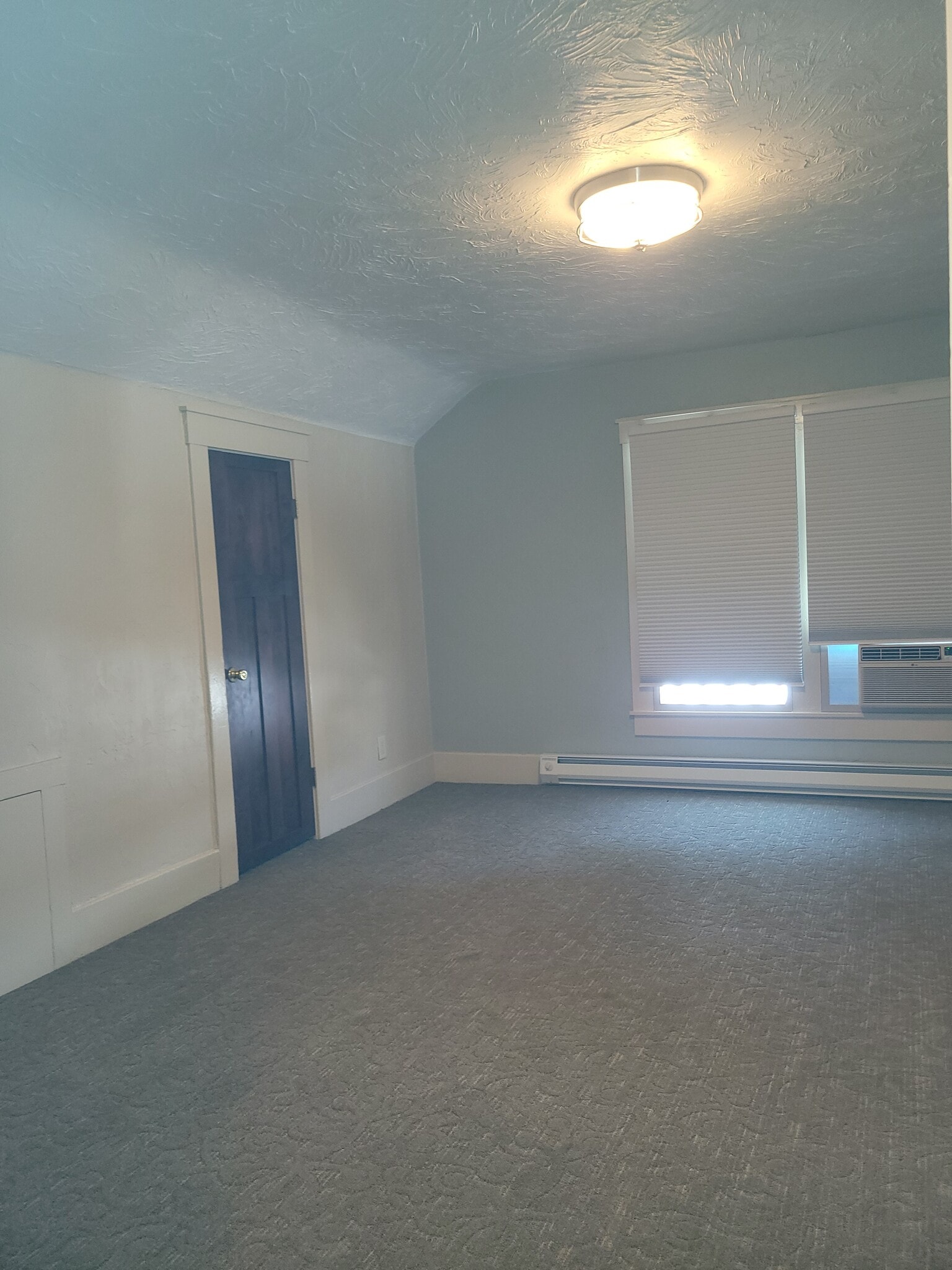 Building Photo - 1549 Idaho Ave