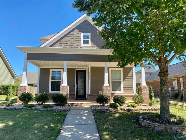 Primary Photo - 1111 Pegasus Dr NW