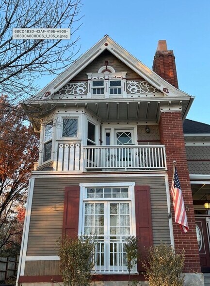 Building Photo - 825 E 3rd Ave