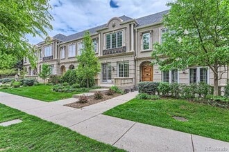Building Photo - 548 Columbine St