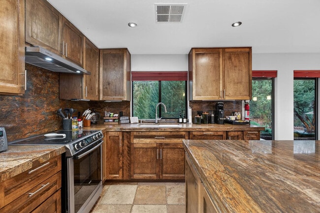 Building Photo - 107 Rufous Ln