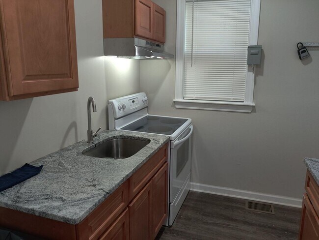 Building Photo - 5535 Crowson St