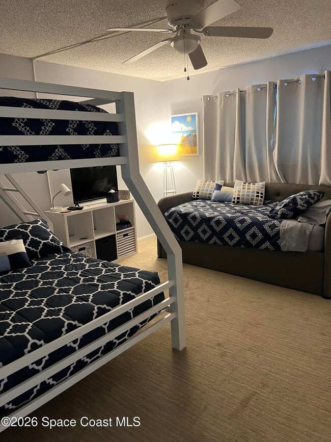 Building Photo - 8494 Ridgewood Ave