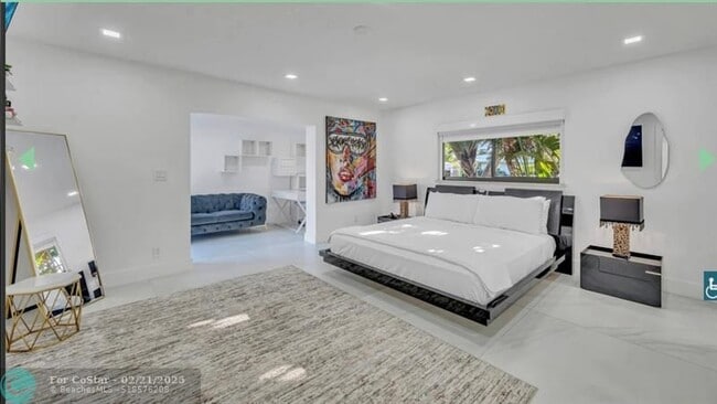 Building Photo - 2800 Bayview Dr