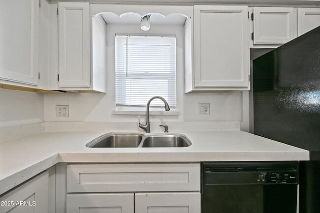 Building Photo - 507 W Pebble Beach Dr