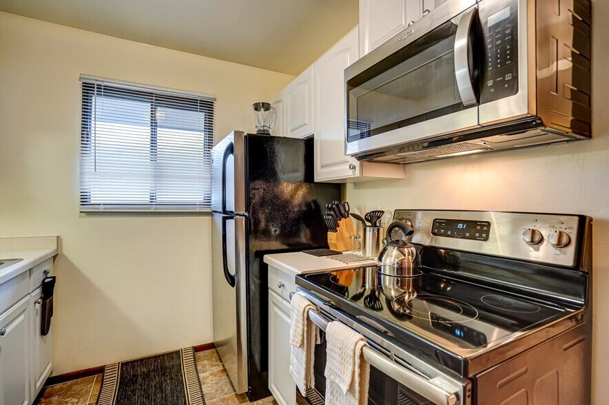 Building Photo - 3914 S Tara Hill Dr