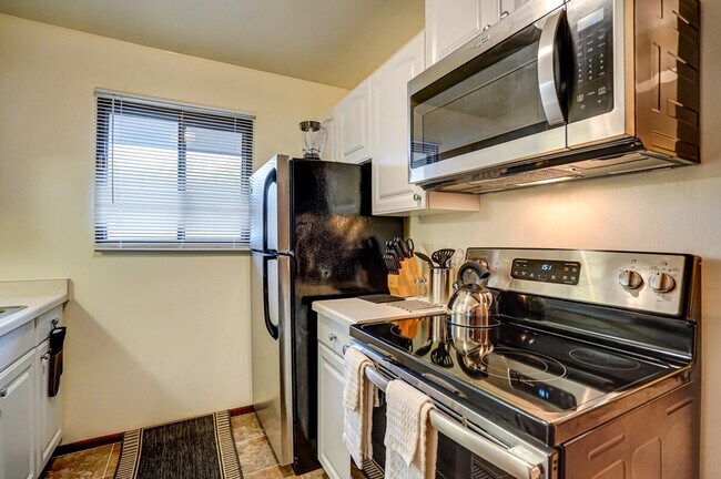 Building Photo - 3914 S Tara Hill Dr