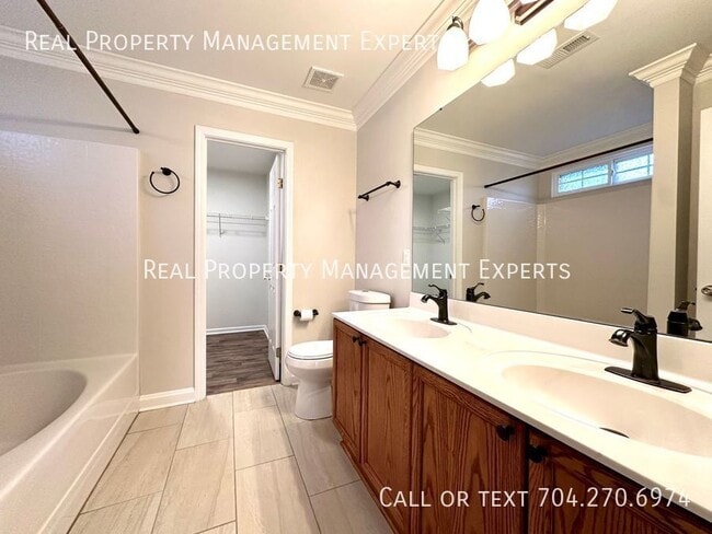 Building Photo - 8900 Hadco Ln