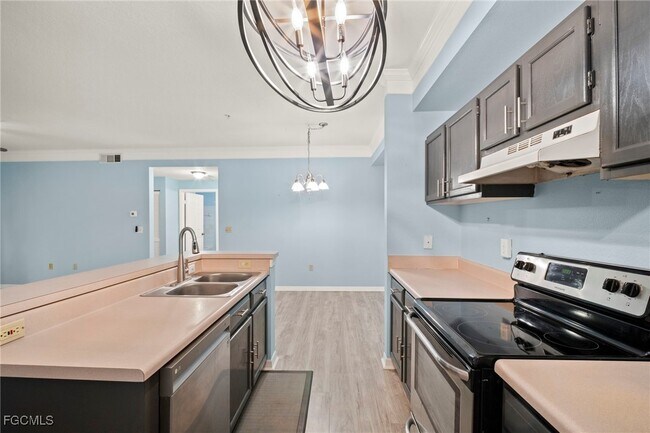 Building Photo - 11530 Villa Grand