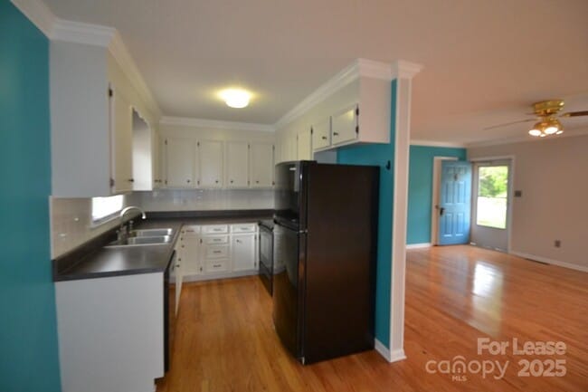 Building Photo - 2050 35th St NE