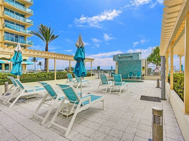 Building Photo - 2501 S Ocean Dr
