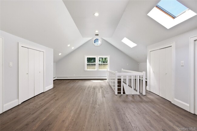 Building Photo - 3 Farmwoods Ln