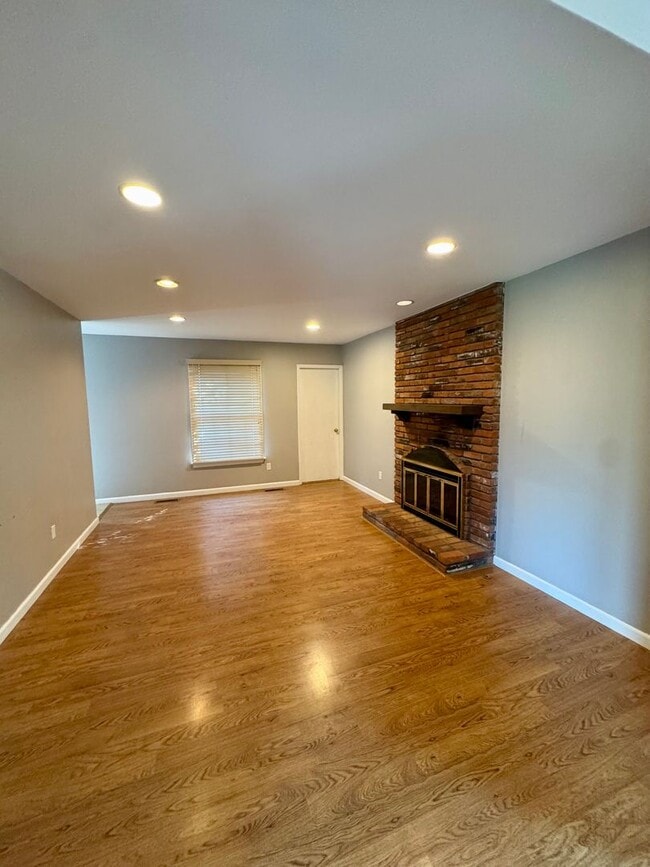 Building Photo - 2034 Baxter Rd