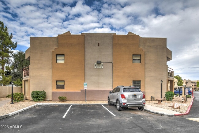 Building Photo - 4850 E Desert Cove Ave