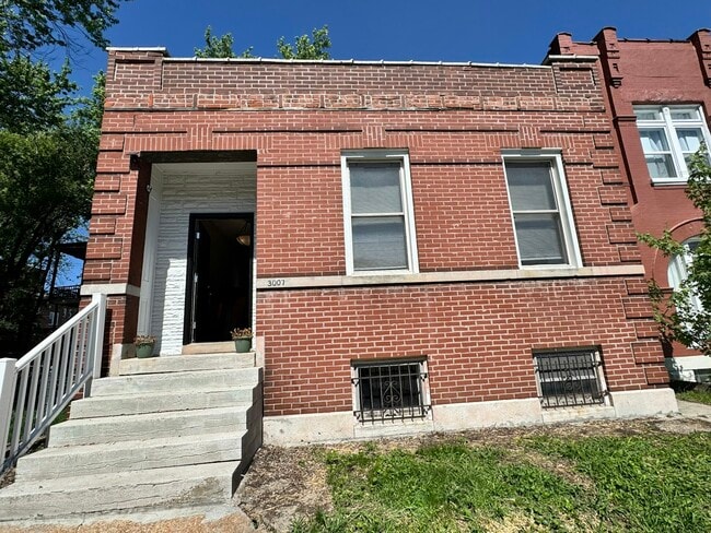 Building Photo - 3007 California Ave