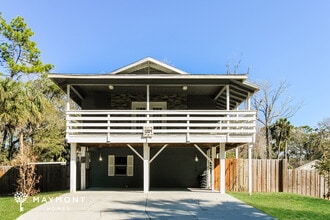 Building Photo - 1209 NE 6th Ct