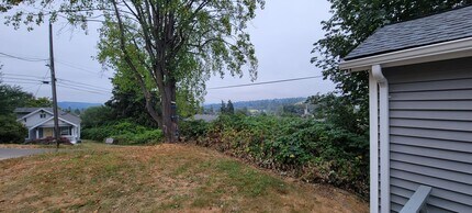 Building Photo - Cozy South Beacon Hill Cottage with 2 bedr...