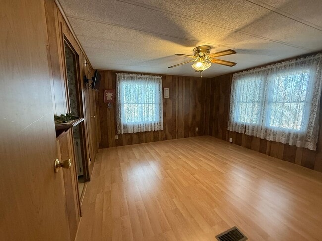 Building Photo - 61144 Bryan Rd