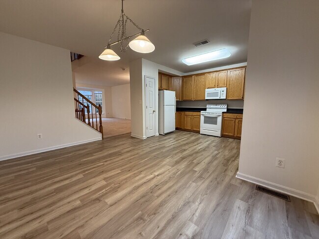 Building Photo - Exquisite Townhome in The Grove at Huntley Meadows