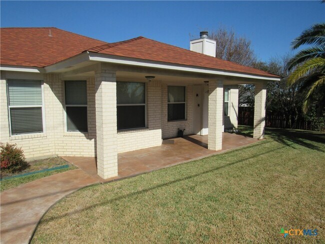 Building Photo - 5812 Montrose Dr