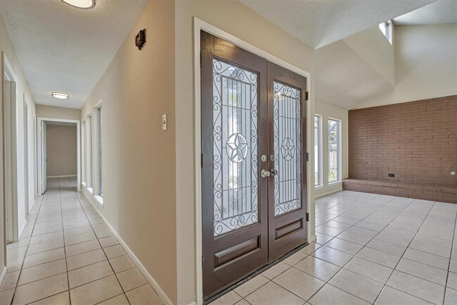Building Photo - 3503 Dawnwood Dr