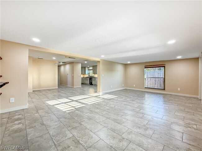 Building Photo - 2115 St Croix Ave