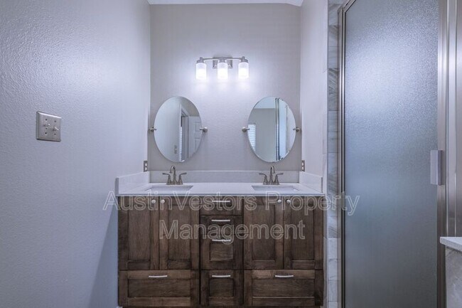 Building Photo - 645 Fort Thomas Pl