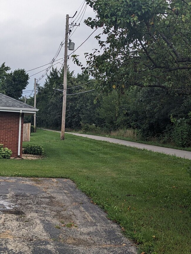 Building Photo - 600 Kungs Way