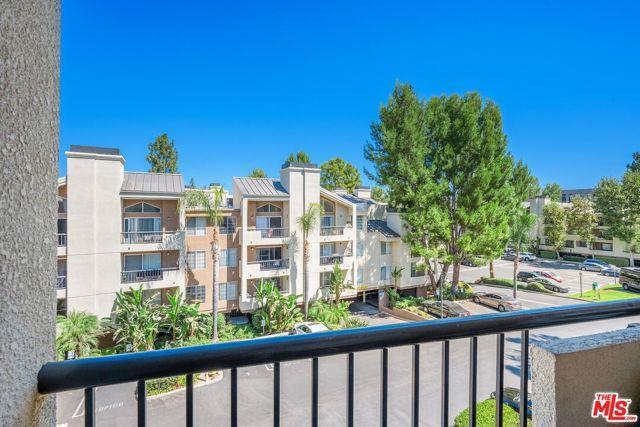 Building Photo - 5565 Canoga Ave