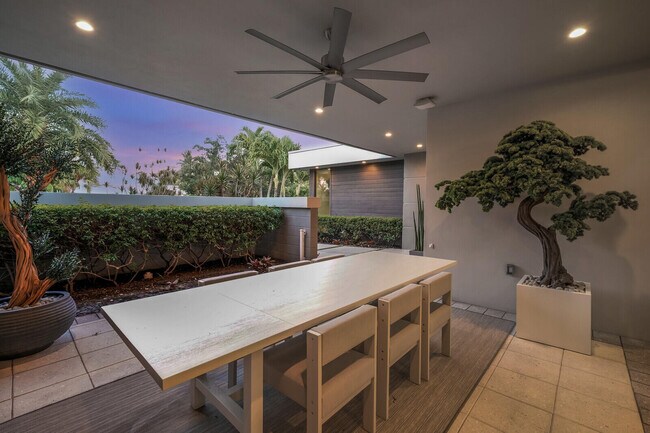 Building Photo - 4011 Bayview Dr