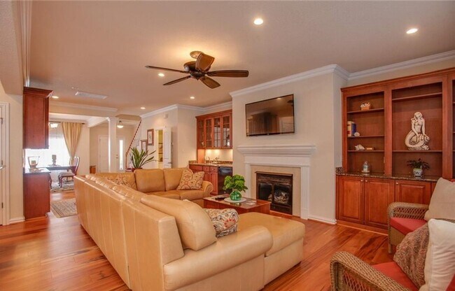 Building Photo - 3 Bedroom 2.5 Bath Townhouse style Condo in Great Neck