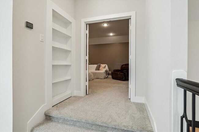 Building Photo - 14115 Garibaldi Dr