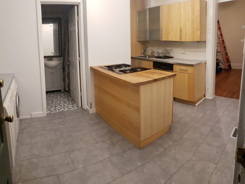 Building Photo - 211 Covington Ave