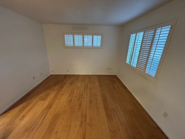 Building Photo - Cozy condo in Shadowridge Community