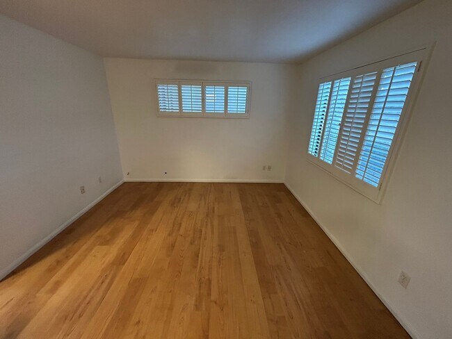 Building Photo - MOVE IN SPECIAL....$750.00 off with May, 2026 move in! Cozy condo in Shadowridge Community