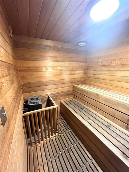 Building Photo - 2270 NE 68th St