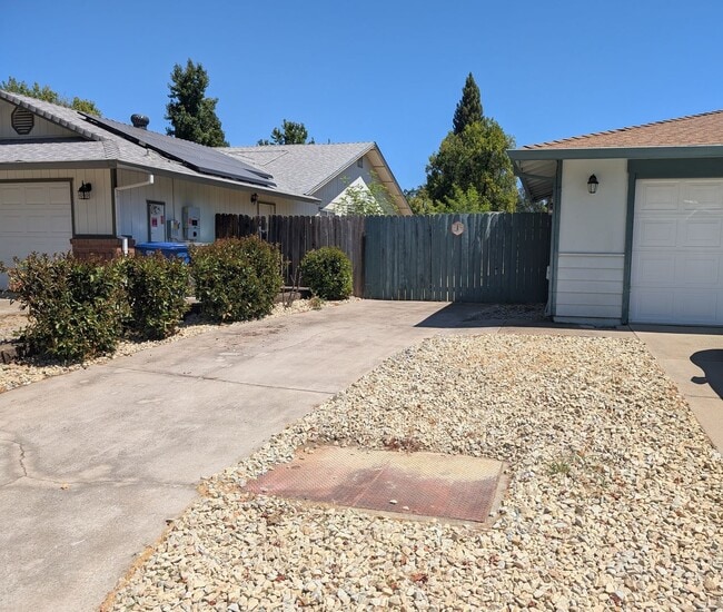 Building Photo - Move In Special 1/2 off 1st Months Rent
