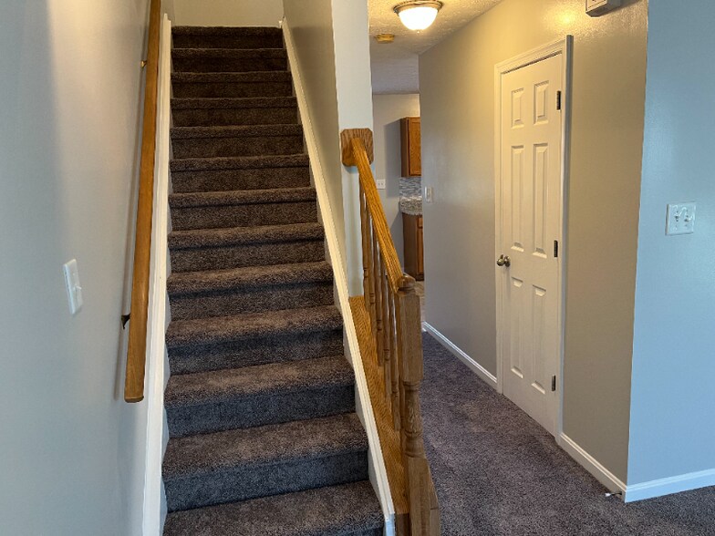 Building Photo - 225 Sherando Cir