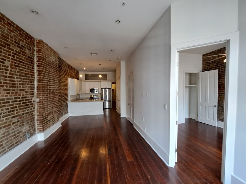 Building Photo - 206 Decatur St