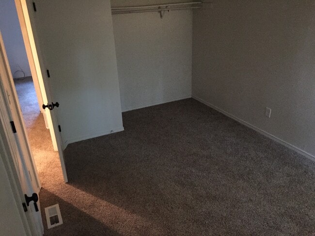 Building Photo - Santee court