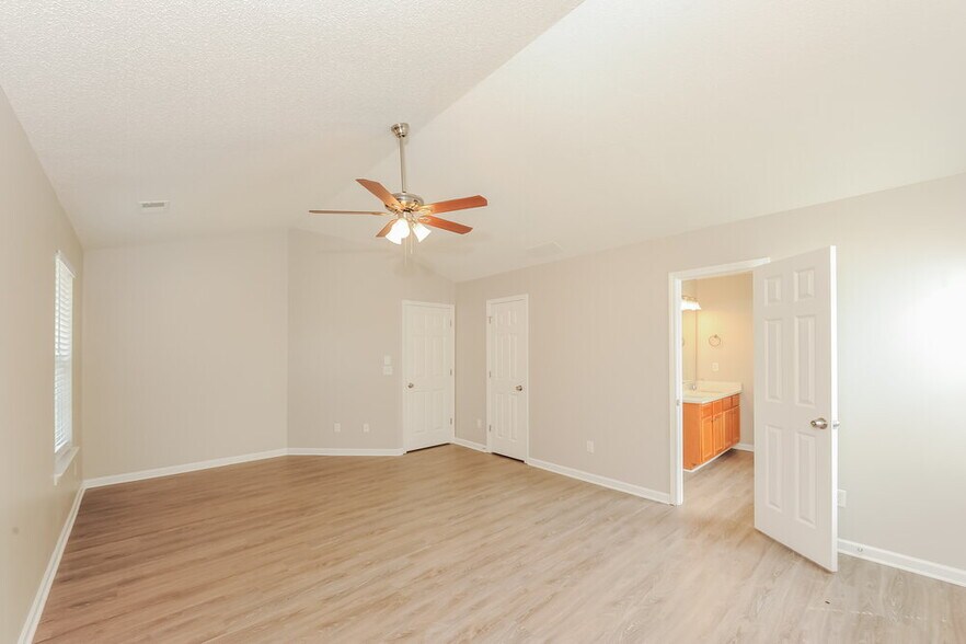 Building Photo - 16 Cottage Trce