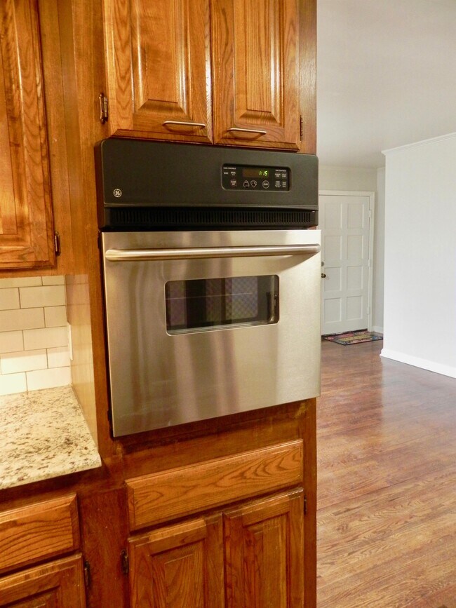 Building Photo - 4248 S Cincinnati Ave