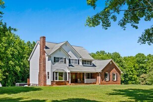 Building Photo - 3010 Eaker Dr