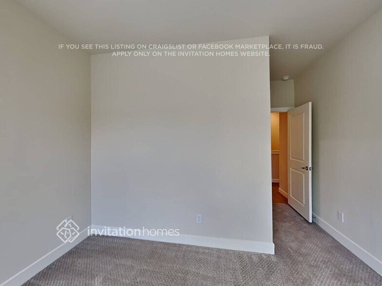 Building Photo - 10522 Executive Lake Dr