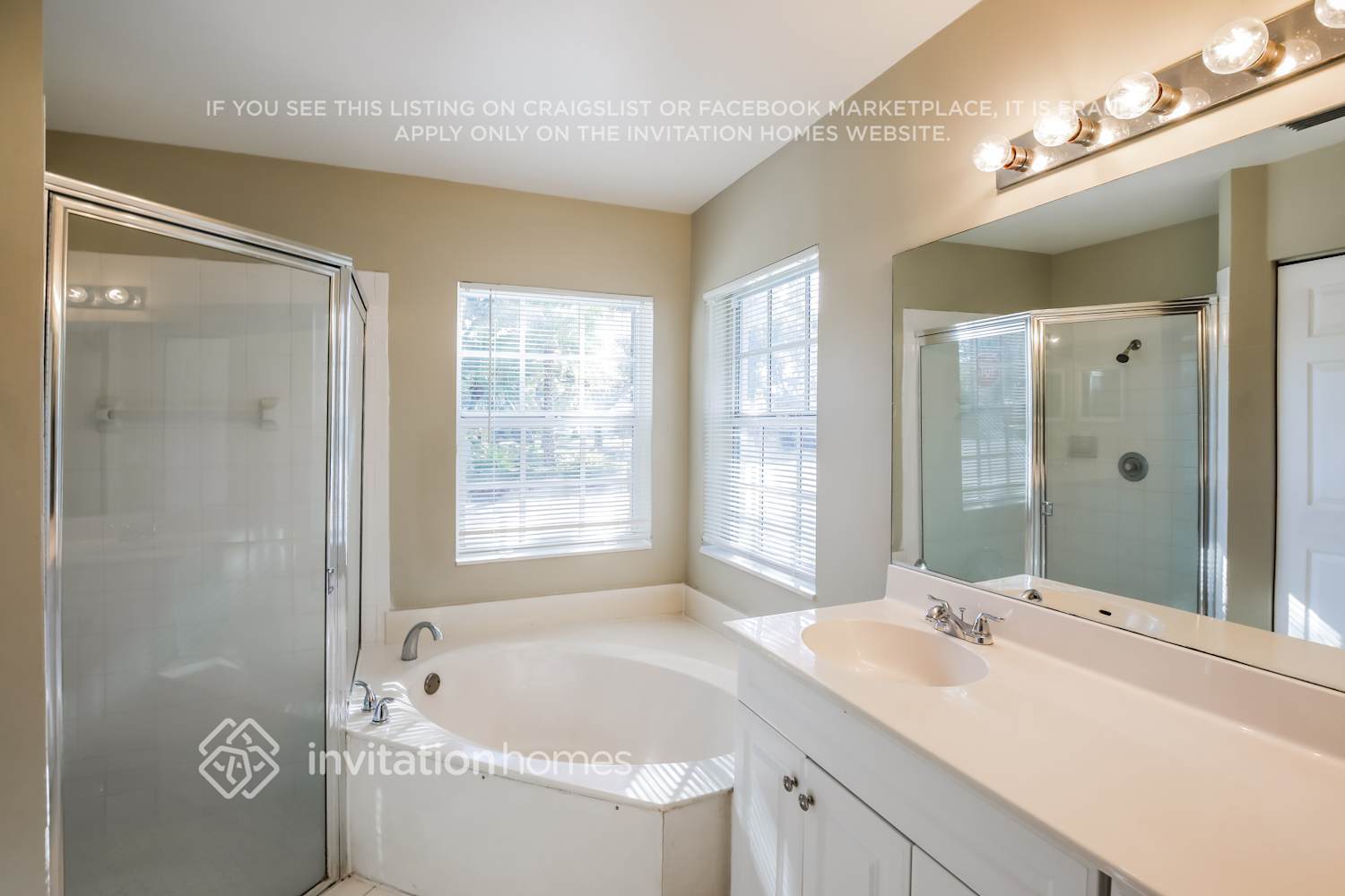 Building Photo - 7570 NW 47th Ave