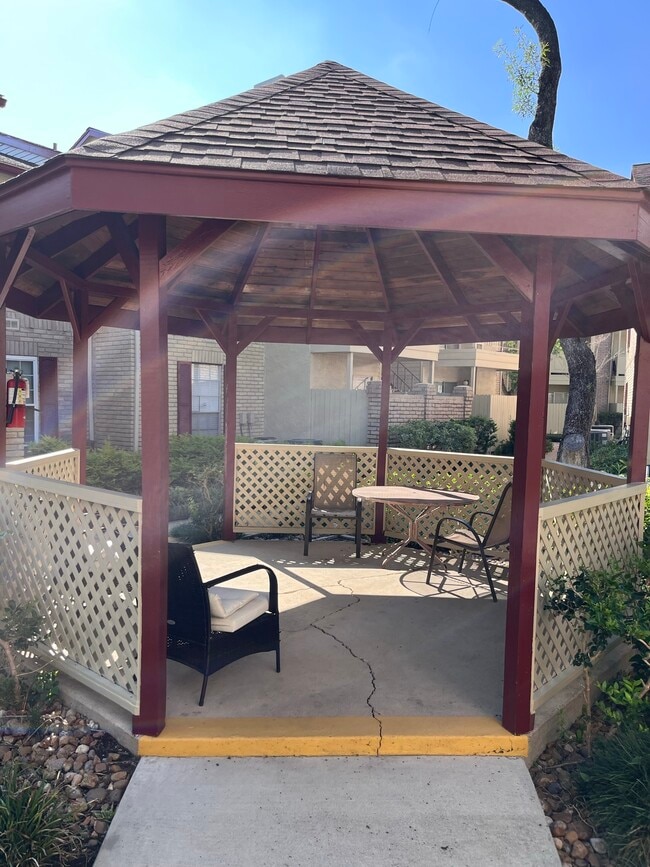 Building Photo - 2120 El Paseo St