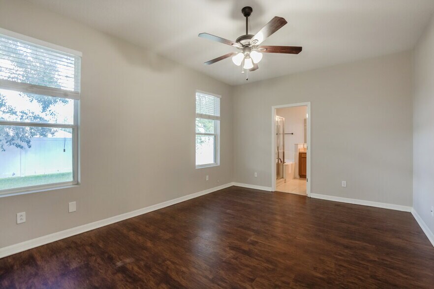 Building Photo - 15128 Stonebriar Way